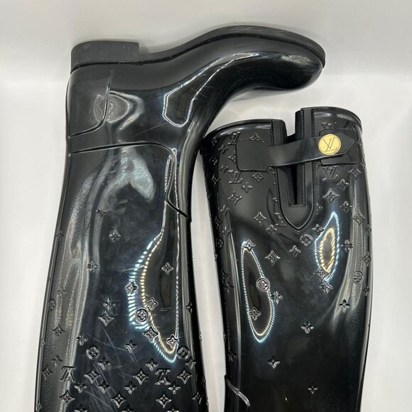LOUIS VUITTON RAIN BOOTS - Picture 5 of 7